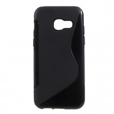 Антискользящий чехол для Samsung Galaxy A3 (2017) A320 (черный)