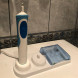Держатель для электрической зубной щетки Oral-B с отсеком сменных щеток