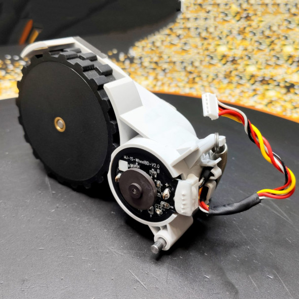 Левое колесо робота пылесоса Xiaomi Robot Vacuum E10, E12