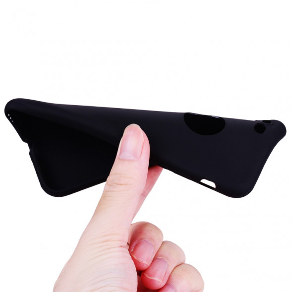 Матовый мягкий чехол для iPhone 8 / 7 (черный)