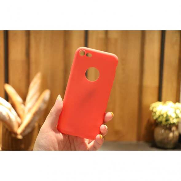 Матовый мягкий чехол для iPhone 8 / 7 (красный)