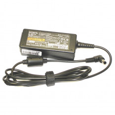Блок питания (зарядное устройство) для ноутбуков Sony Vaio Duo 10.5V 2,9A VGP-AC10V5 (006885)