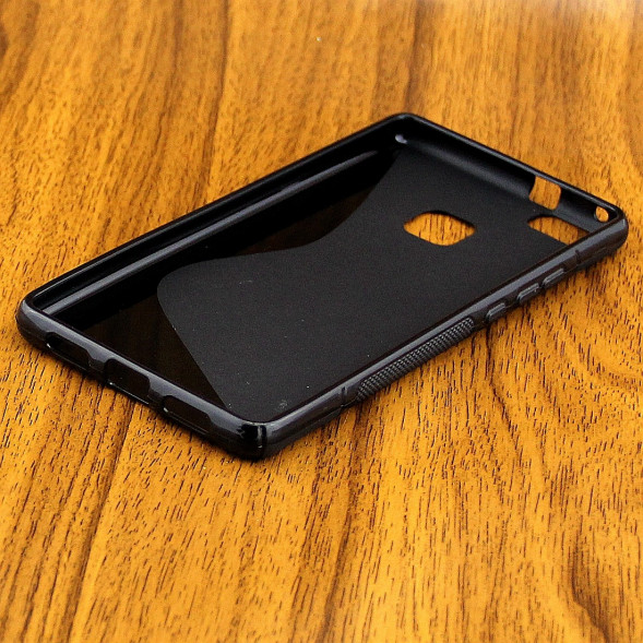 Нескользящий чехол для Huawei P9 Lite (черный)